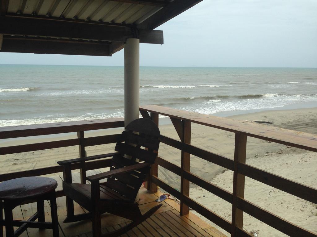 La Delphina Bed&Breakfast Bar&Grill La Ceiba Exterior foto