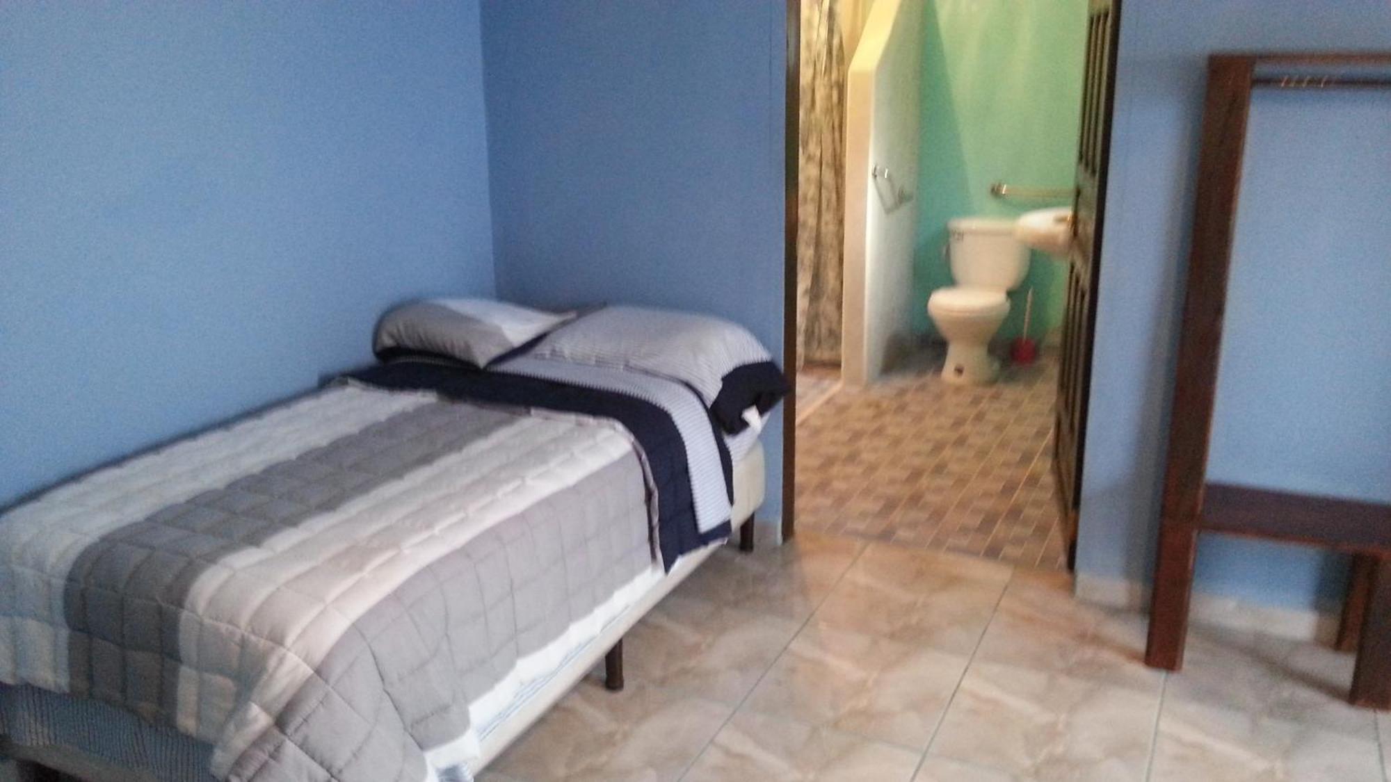 La Delphina Bed&Breakfast Bar&Grill La Ceiba Zimmer foto
